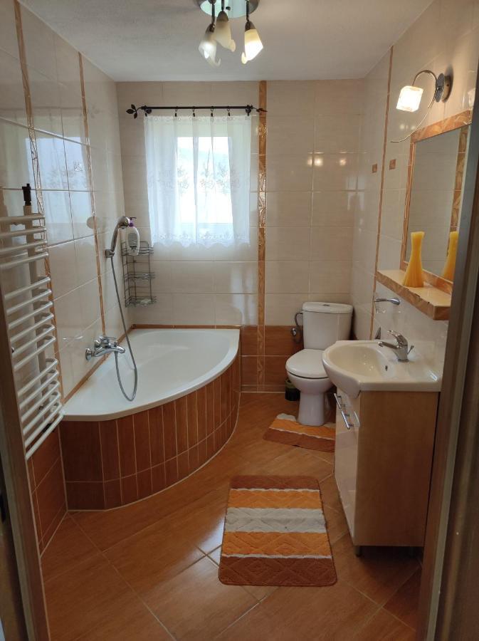 Dom Pod Jabloniami Villa Lukowica Екстериор снимка